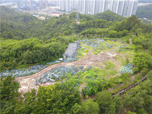 安托山公園尚未開放山頂就已成共享單車墳場