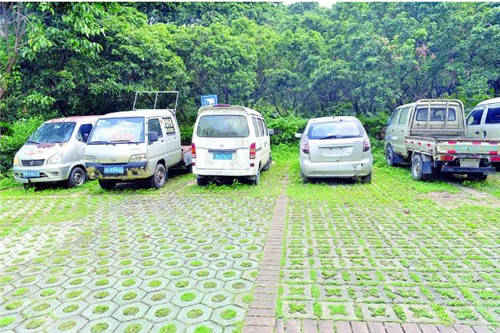 月亮灣公園停車超過一天將上黑名單