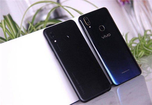 vivo Z3和榮耀Play哪個(gè)好 誰(shuí)是最強(qiáng)千元機(jī)