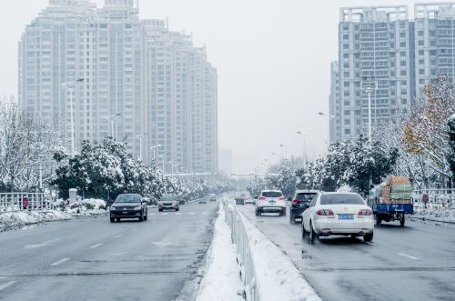 冬天開暖風(fēng)犯困怎么回事 開車開暖風(fēng)犯困怎么辦