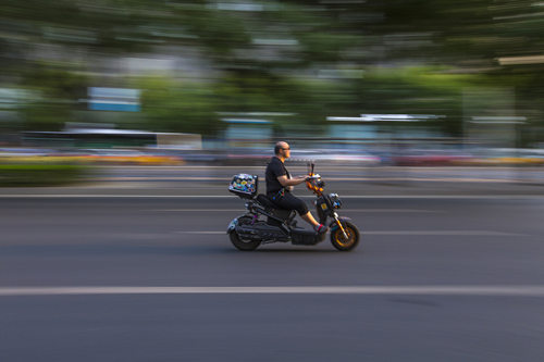 深圳如何規(guī)范駕駛電單車?深圳交警告訴您