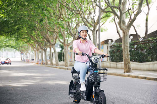 今天全市交警合圍龍華區(qū) 未備案電動(dòng)車禁止上路