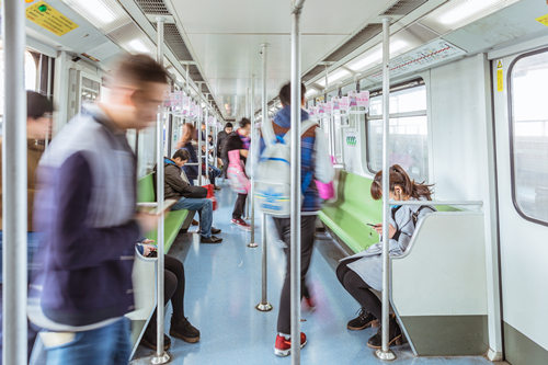 乘車須知!深圳地鐵車廂內(nèi)有垃圾桶嗎