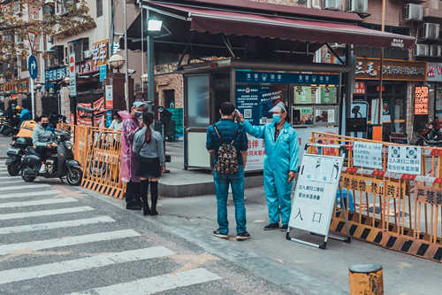 廣東三起疫情社區(qū)傳播均已阻斷 重型患者全部清零