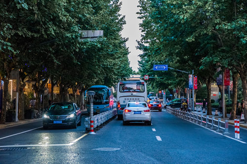 搖到深圳粵B藍(lán)牌能上純電動(dòng)小汽車嗎